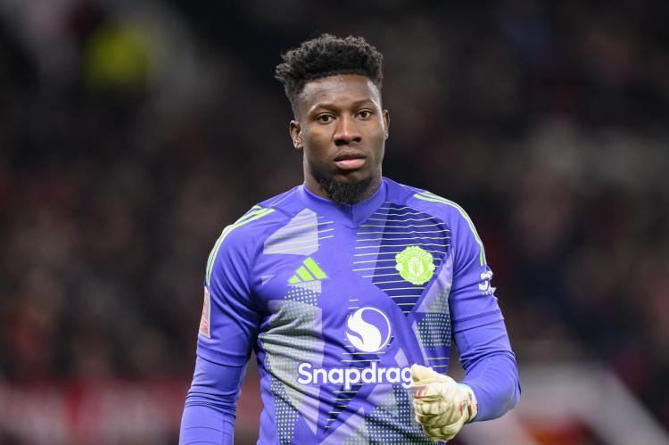 半岛体育-记者：奥纳纳认真考虑离开曼联，后者正在等待球员的决定