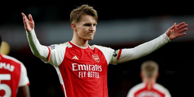 【英超】阿森纳主场2比0轻取卢顿，暂时重回榜首