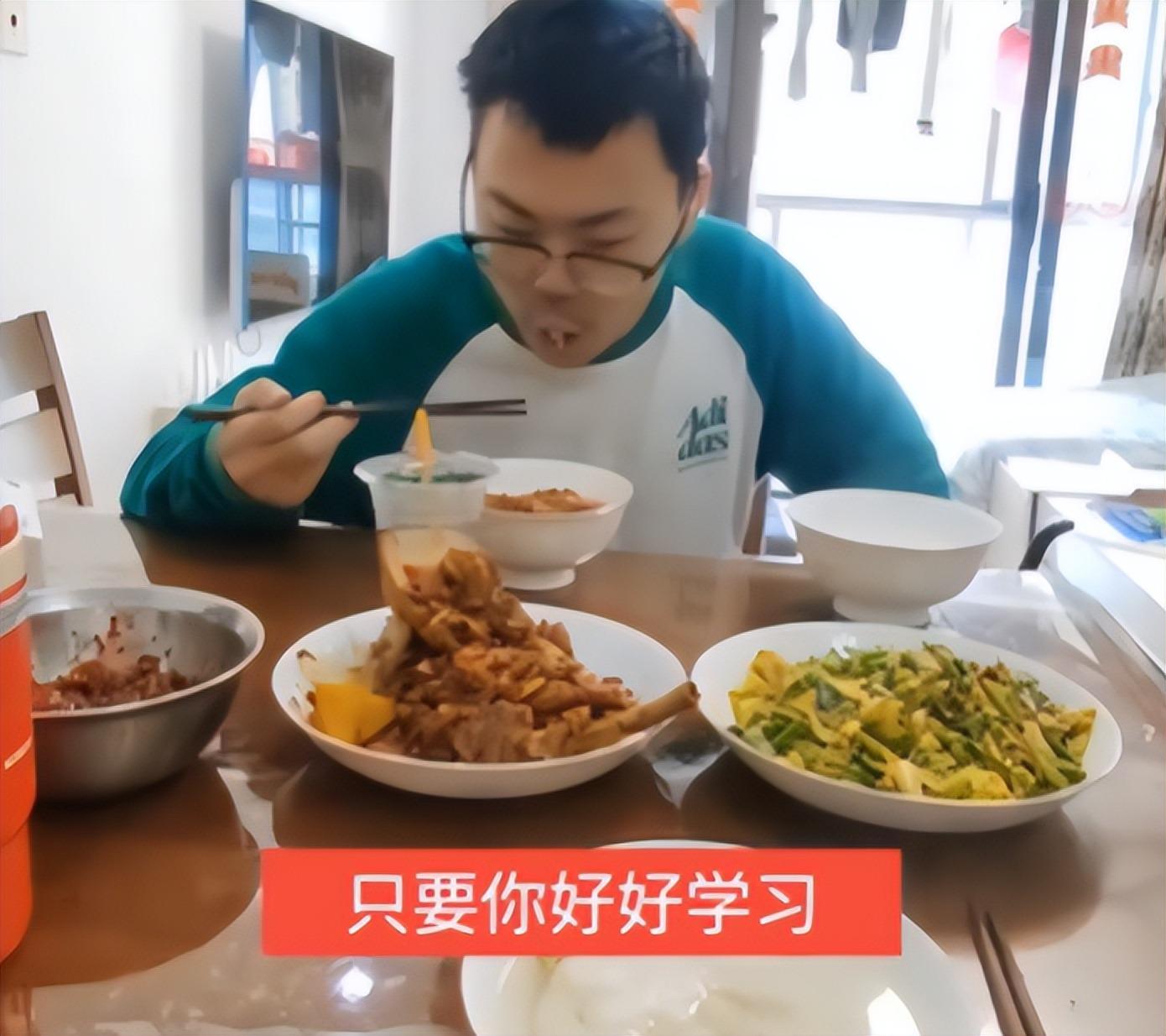 “这长相，就别担心早恋了！”家长晒学霸儿子，被群嘲后看清现实